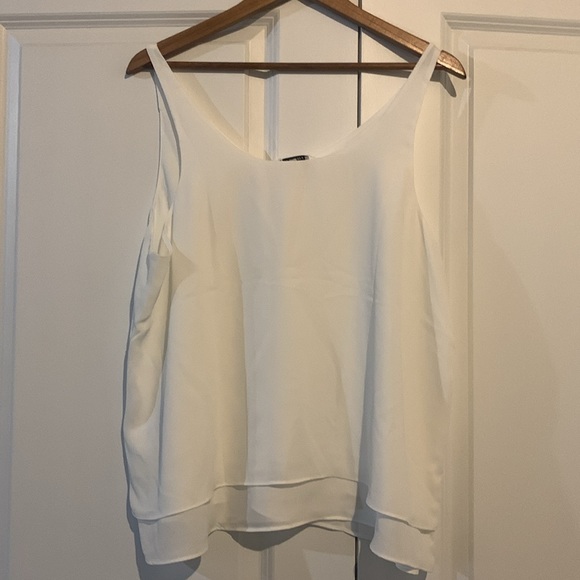 White top - Picture 4 of 4